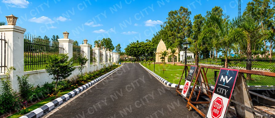 Beautiful Outdoor Area & Temple